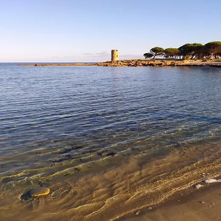 Wally A Posada, Sardegna 度假居 *