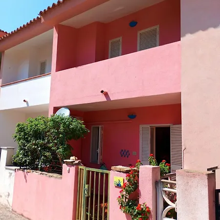 Wally A Posada, Sardegna 別荘