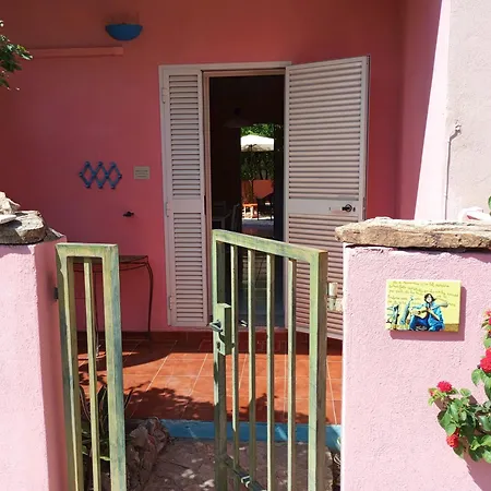 Nyaraló Wally A Posada, Sardegna