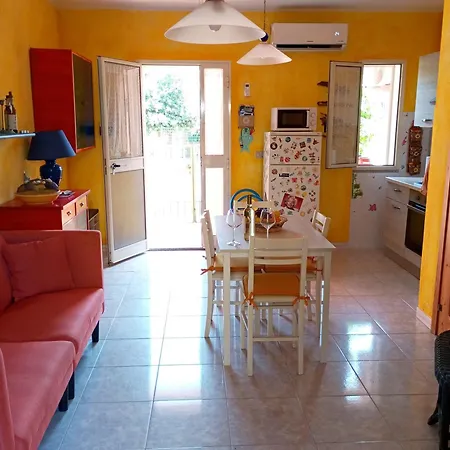 Wally A Posada, Sardegna 別荘