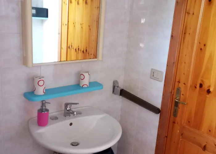 Wally A Posada, Sardegna Nyaraló Posada